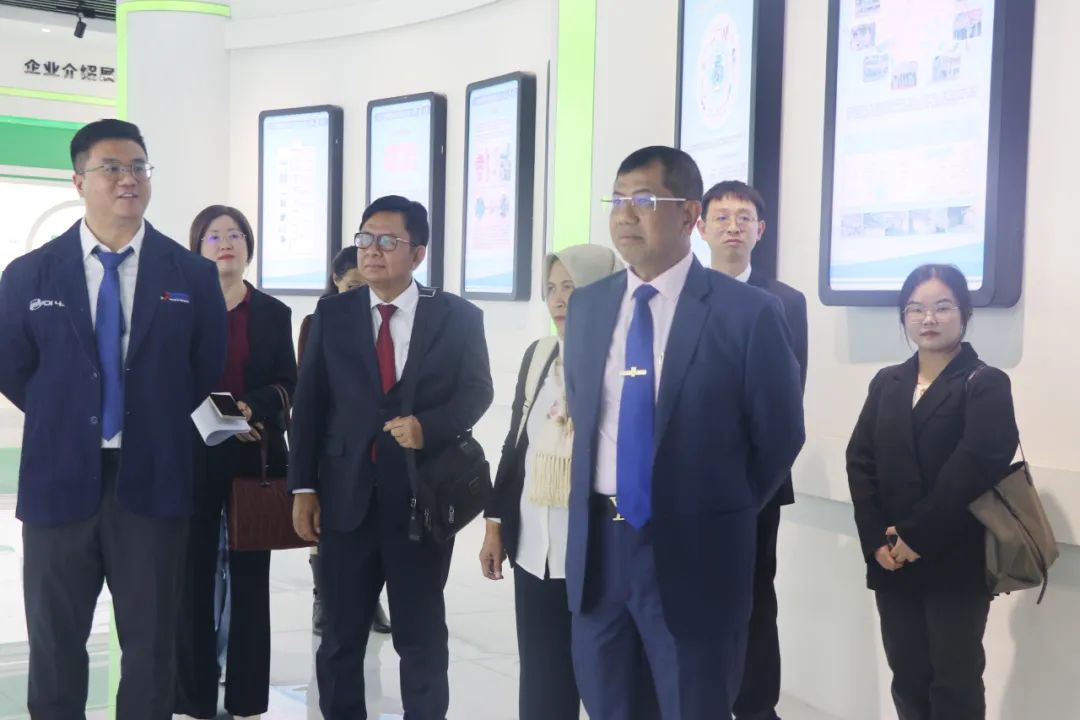 20231208-3-印尼工业部、莫罗瓦利金属工业理工学院、佛山职业技术学院莅临BG视讯循环交流访问.jpg